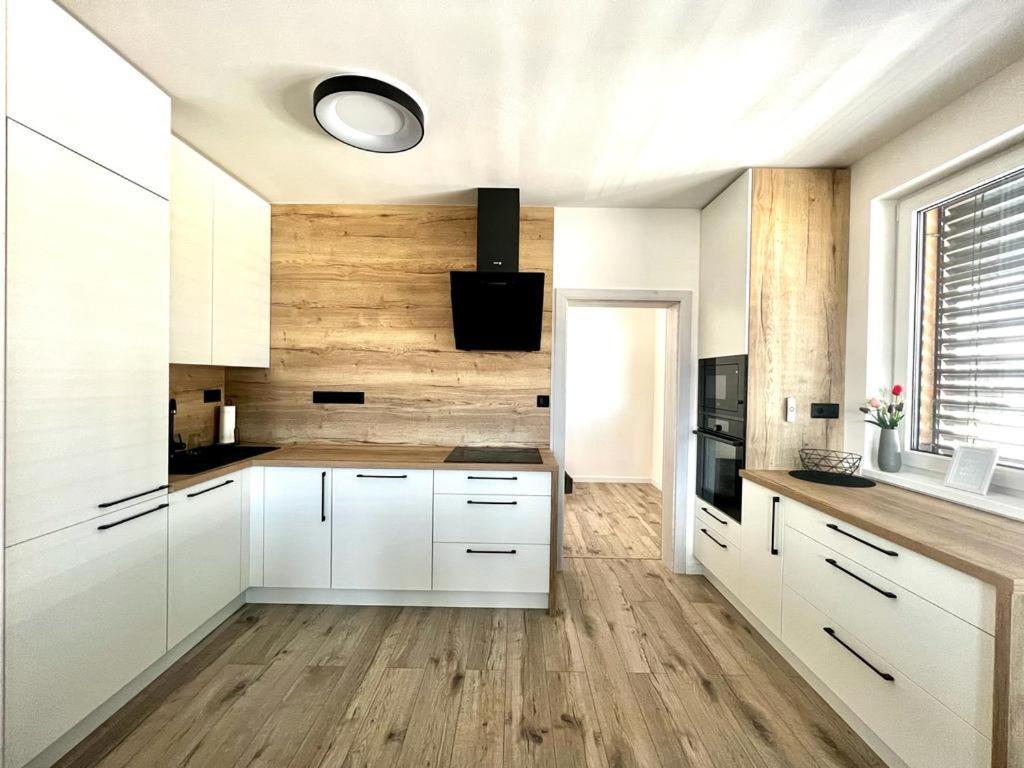 Liptovský Mikuláš Urban Zion Apartment מראה חיצוני תמונה