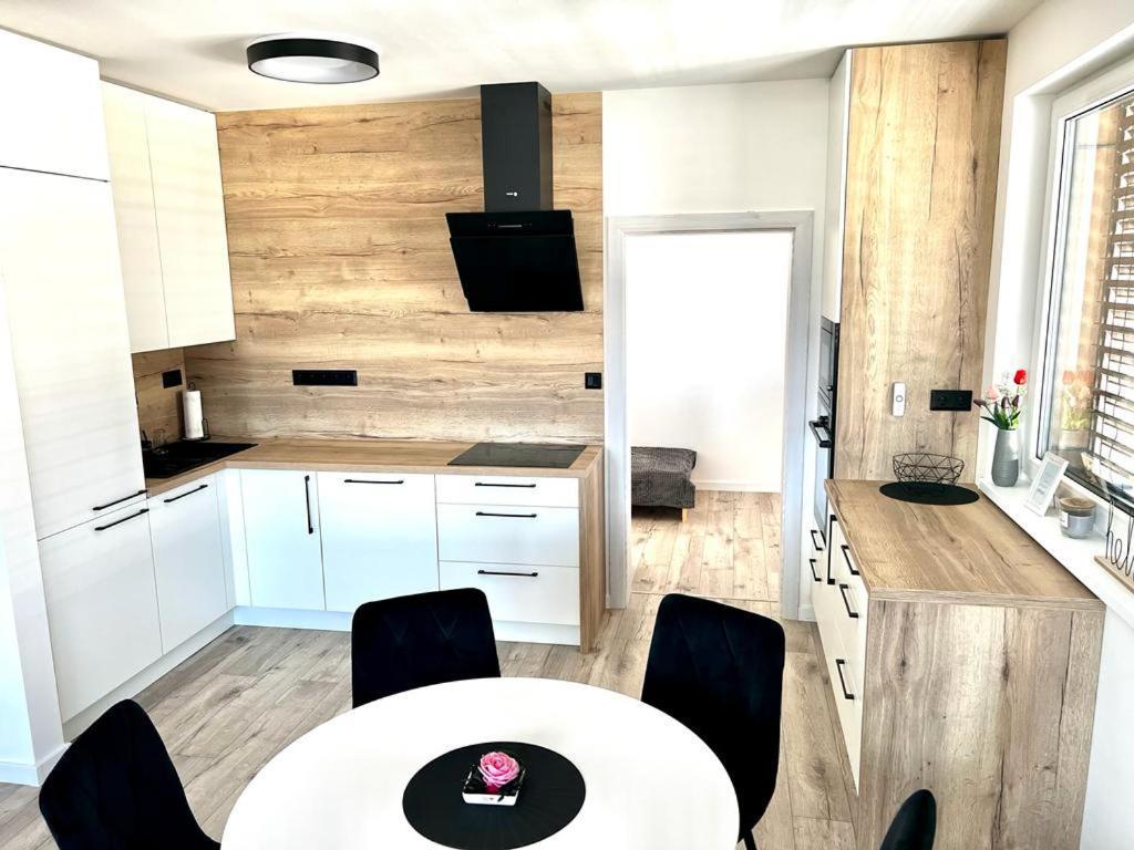 Liptovský Mikuláš Urban Zion Apartment מראה חיצוני תמונה